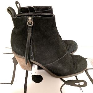 Dolce Vita Black suede booties